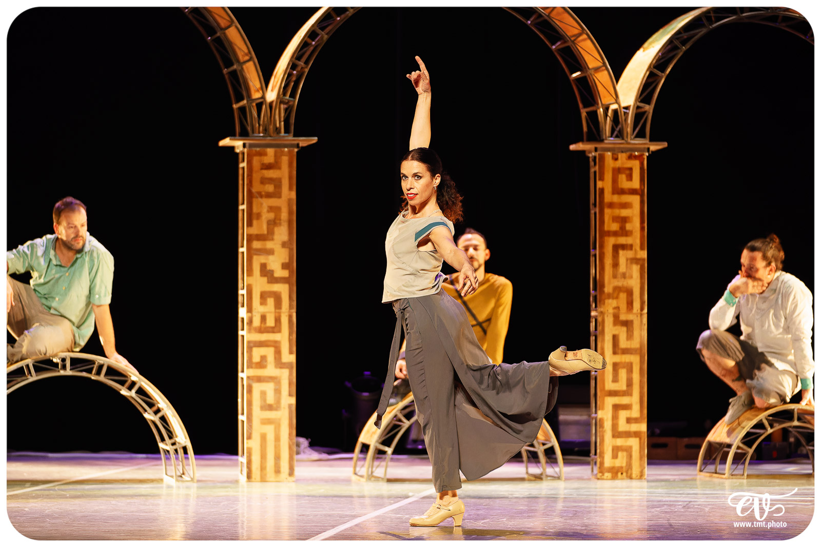 ESENCIAL (VAIVEN CIRCO)